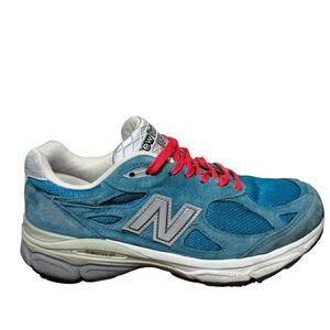 Women’s New balance 990 athletic running shoes size 7 D blue